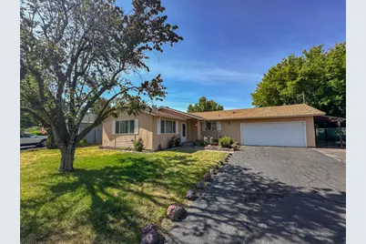 5233 Bartlett Avenue, Klamath Falls, OR 97603 - Photo 1