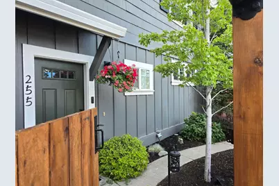 255 S Larch Street, Sisters, OR 97759 - Photo 1