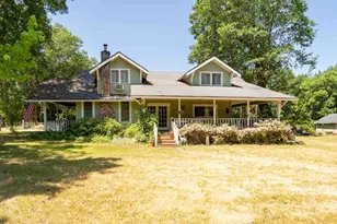 244 Griffin Rd, Grants Pass, OR 97526 - Photo 1