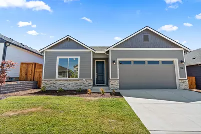 118 Valemont Drive #16, Eagle Point, OR 97524 - Photo 1