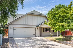 2459 NW 22nd St, Redmond, OR 97756 - Photo 1