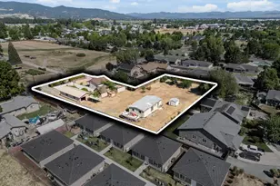 805 Cherry St, Medford, OR 97501 - Photo 1