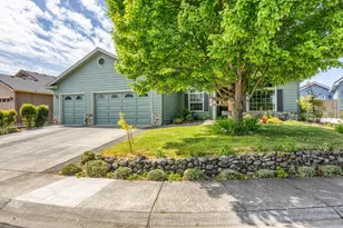 673 Mountain Ave, Central Point, OR 97502 - Photo 1