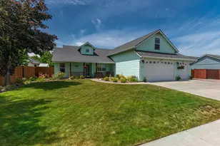 2873 NW 19th St, Redmond, OR 97756 - Photo 1