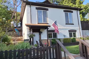 551 N 6th Ave, Gold Hill, OR 97525 - Photo 1