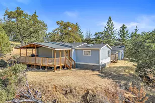 7670 E Antelope Rd Rd, Eagle Point, OR 97524 - Photo 1