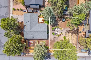 623 SE Roosevelt Ave, Bend, OR 97702 - Photo 1