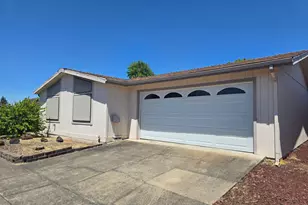 555 Freeman Rd, Central Point, OR 97502 - Photo 1