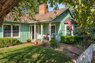 205 E D St, Jacksonville, OR 97530 - Photo 1