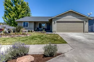 723 NE Blackbear St, Prineville, OR 97754 - Photo 1