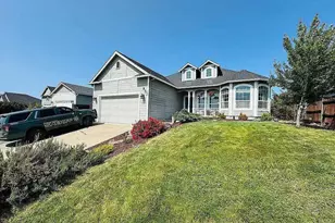 1171 Highlands Dr, Eagle Point, OR 97524 - Photo 1