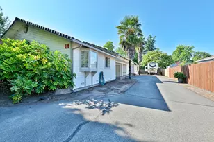 151 W Park St, Grants Pass, OR 97527 - Photo 1