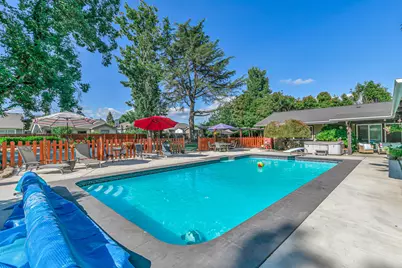 1420 Kings Highway, Medford, OR 97501 - Photo 1