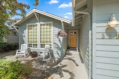 329 Phoenix Hills Drive, Phoenix, OR 97535 - Photo 1