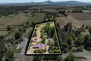 2958 Freeland Rd, Central Point, OR 97502 - Photo 1