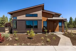 230 E Diamond Peak Ave, Sisters, OR 97759 - Photo 1