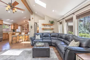 57651 Dutchman Ln, Sunriver, OR 97707 - Photo 1