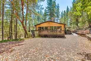 363 Kitty Dr, Eagle Point, OR 97524 - Photo 1