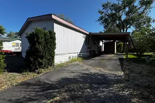 1663 Greensprings Dr, Klamath Falls, OR 97601 - Photo 1