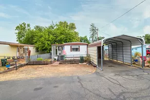 1241 Dowell Rd, Grants Pass, OR 97527 - Photo 1