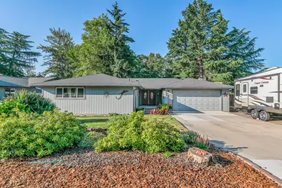 2372 Siskiyou Boulevard, Medford, OR 97504 - Photo 1