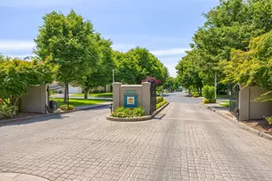 617 Cherrywood Dr, Medford, OR 97504 - Photo 1