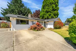 1606 SW Heather Dr, Grants Pass, OR 97526 - Photo 1