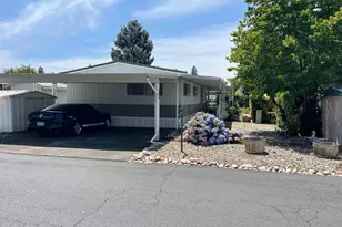 260 Lakeview Dr, Grants Pass, OR 97526 - Photo 1