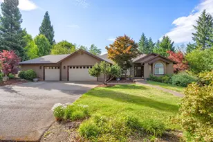 327 Whitestone Dr, Grants Pass, OR 97527 - Photo 1