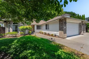 1244 SW Ironwood Dr, Grants Pass, OR 97526 - Photo 1