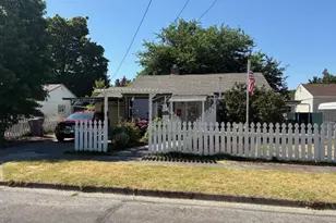 1041 SW J St, Grants Pass, OR 97526 - Photo 1