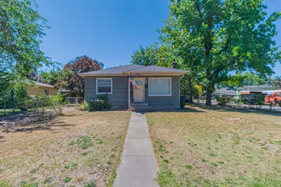 802 Grant Avenue, Medford, OR 97501 - Photo 1