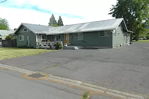 1030 Bismark St, Klamath Falls, OR 97601 - Photo 1