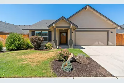 1729 NE 3rd Court, Redmond, OR 97756 - Photo 1
