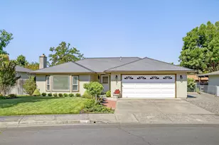 3041 Cheltenham Wy, Medford, OR 97504 - Photo 1