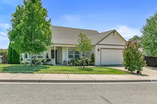 1071 Highlands Dr, Eagle Point, OR 97524 - Photo 1