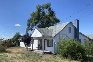 21652 NE Butler Market Rd, Bend, OR 97701 - Photo 1