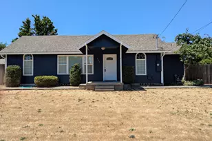 460 Freeman Rd, Central Point, OR 97502 - Photo 1