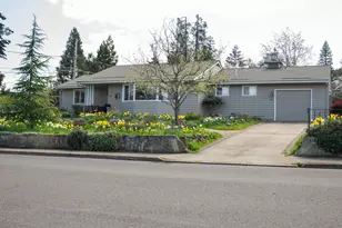 826 Holly St, Ashland, OR 97520 - Photo 1