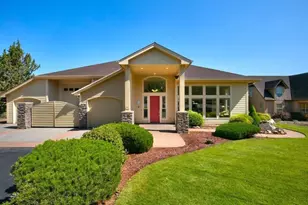 8939 Eagle Crest Blvd, Redmond, OR 97756 - Photo 1