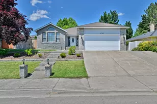 2767 Brookside Dr, Medford, OR 97504 - Photo 1