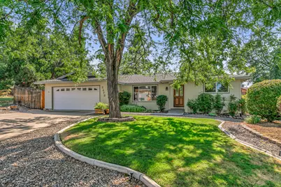 2472 Bora Bora Way, Medford, OR 97504 - Photo 1