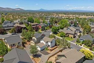 3564 SW Salmon Ave, Redmond, OR 97756 - Photo 1