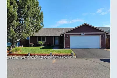 578 SE Sugar Pine Way, Madras, OR 97741 - Photo 1