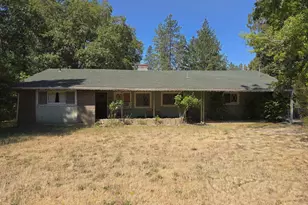 153 Elaine Dr, Grants Pass, OR 97527 - Photo 1