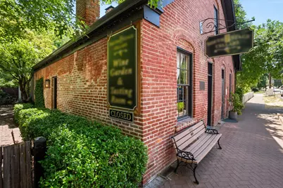 125 S 3rd Street, Jacksonville, OR 97530 - Photo 1