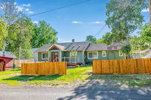1544 Etna St, Klamath Falls, OR 97603 - Photo 1