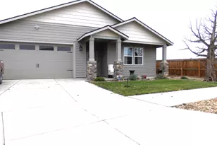 3154 NW Cedar Ave, Redmond, OR 97756 - Photo 1