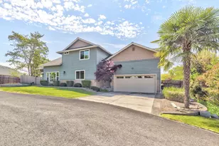 149 NW Sunday Dr, Grants Pass, OR 97526 - Photo 1