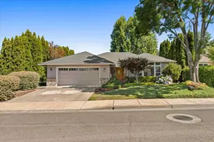 3459 Blue Blossom Dr, Medford, OR 97504 - Photo 1